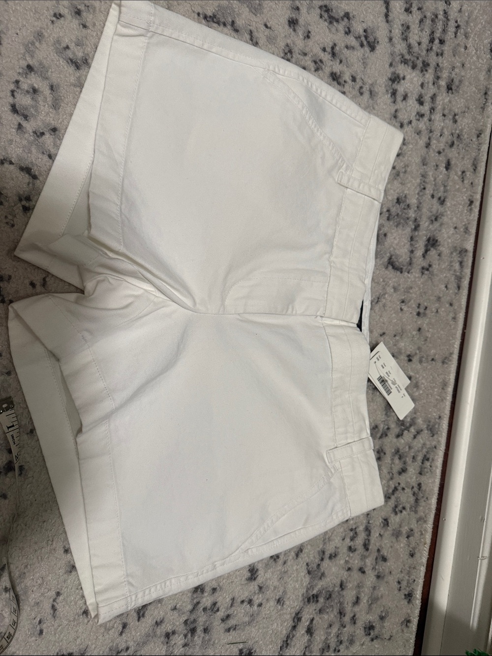 J Crew Women's White chino mid-rise Shorts. Size 8.